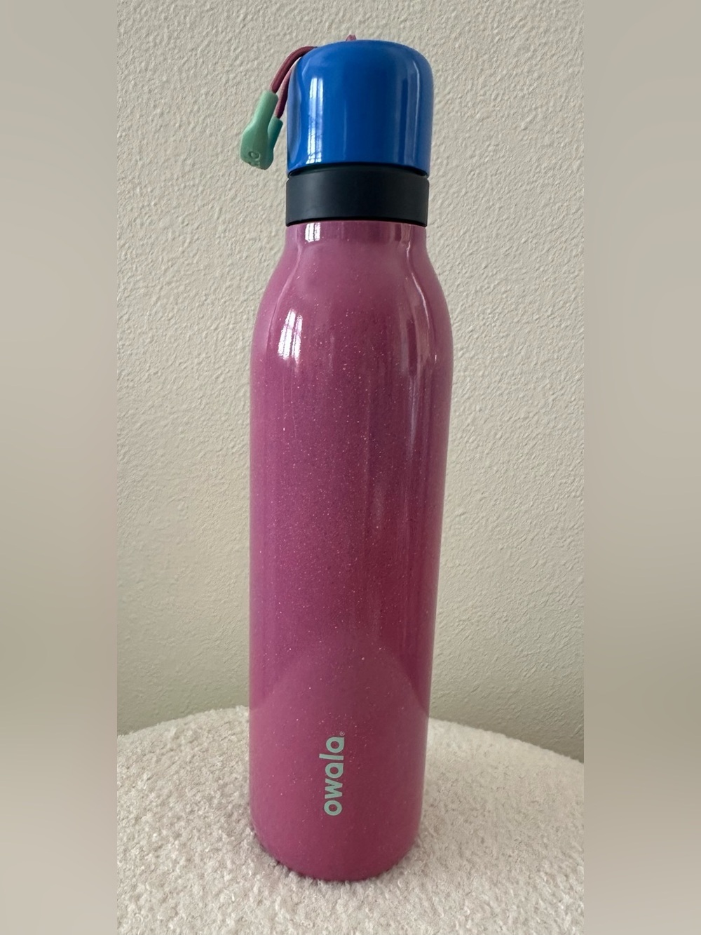 Owala 24oz FreeSip Twist Stainless Steel Water Bottle "Bubblegum Burst”